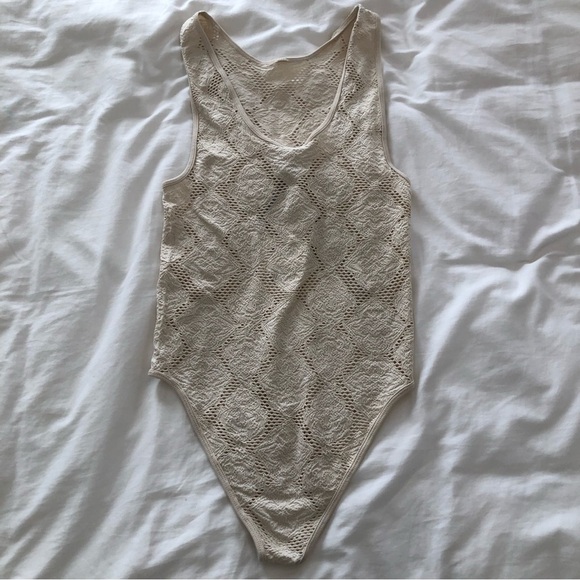 NWT Zara cream seamless mesh/lace pattern bodysuit. Size XS. - Picture 4 of 7